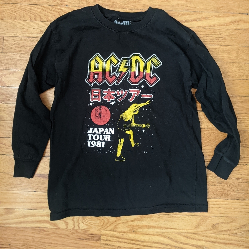 Kids ACDC shirt, size medium